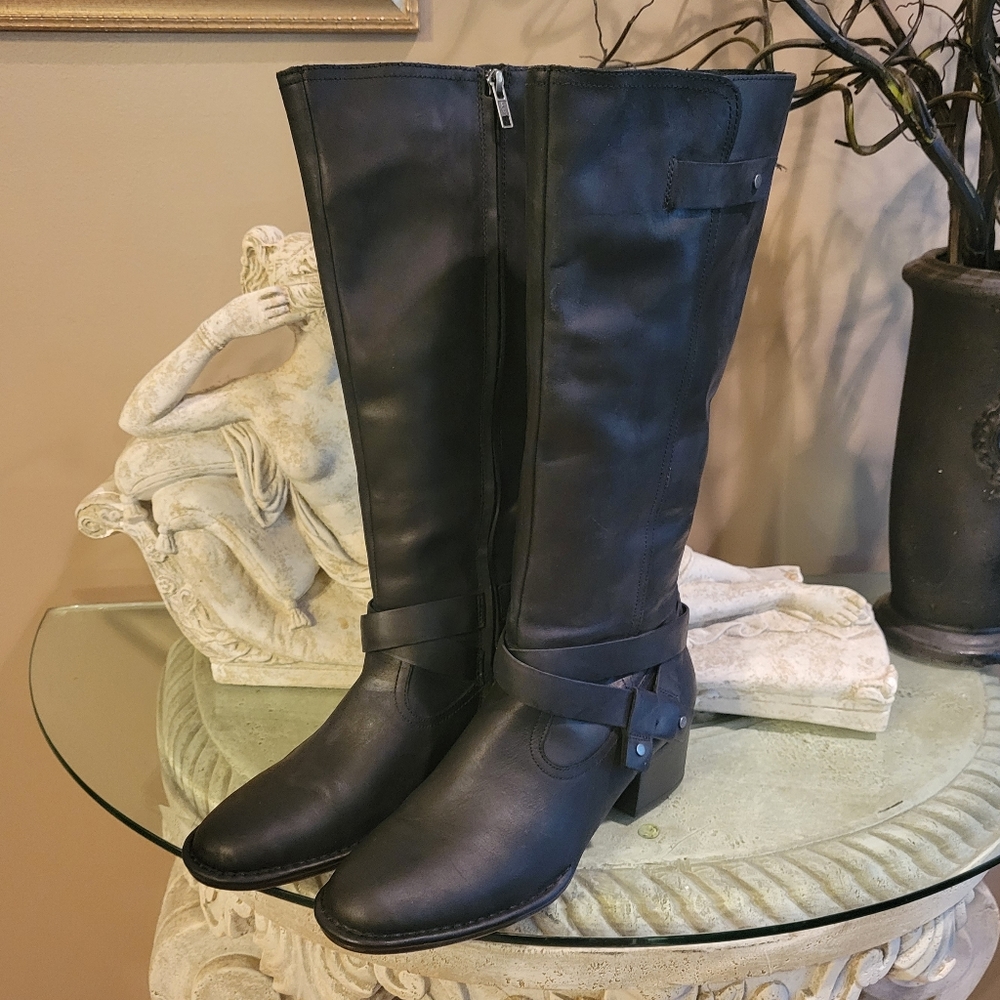 Ugg Bandera Leather Knee High Boots in Black.  UGG SN 1095056. #485 - Picture 5 of 16